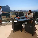 Ar Esmeralda מלון